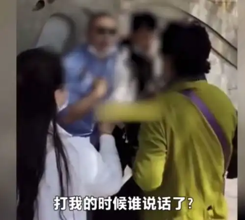 北京23岁男子上公交不戴口罩殴打司机已刑拘,乘客他还是个孩子