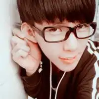 黑色眼镜好闷骚