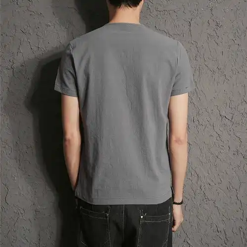 不敢相信50岁的表叔穿这身衣服看上去跟30岁一样,太时尚了