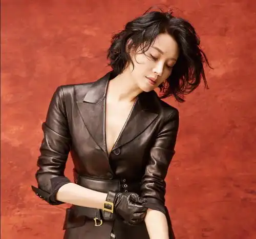 许晴都已经50岁了不结婚不生小孩,使她看起来就像25岁