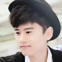 张杰为什么在我是歌手半决赛出场时跑一圈我是星星