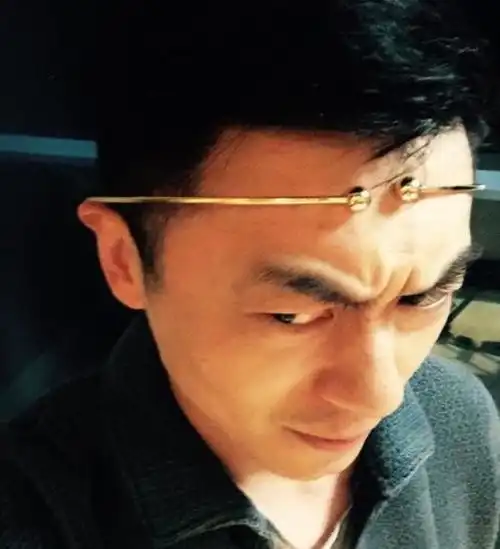 朱亚文发文,一场疫情让我看到了婚姻最美一面,也看到人性黑暗面