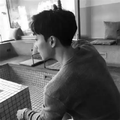 梦会醒要太当真就可以了,男生高清伤感黑白头像