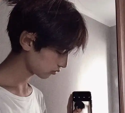 男生突然给你发的这4个字消息,丫头别再装傻了,他早就瞧上你了