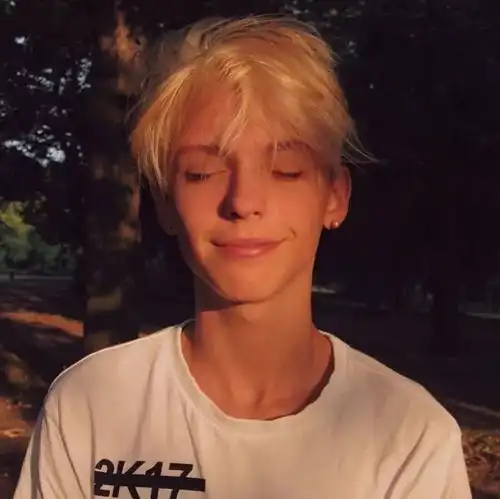 男生头像你爱远方的山恨无常的事又心心念念于舍不了和求不得