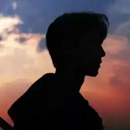 伤感男生qq头像,你不懂我