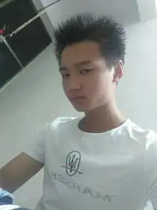 求16岁帅气男孩的照片十张以上有吗