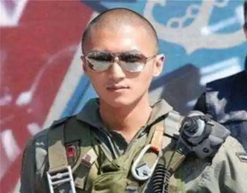 当男星剃光头,本以为张一山够帅了,看到他史上最帅唐僧