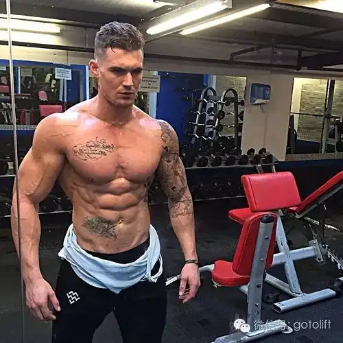 他27岁,体重180,用身体告诉你肌肉男究竟有多帅
