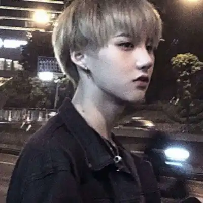 一套男生头像真实8张男生图片高清生活照