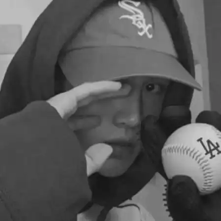 好看的黑白男生头像,看了后莫名其妙的难过好久