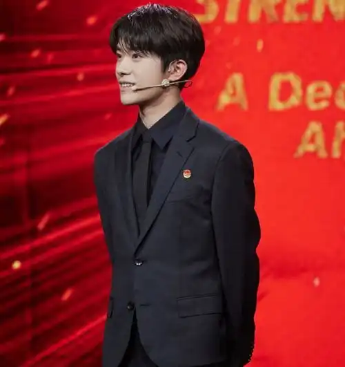 易烊千玺成二十不惑隐形男主没有出演却存在感超强