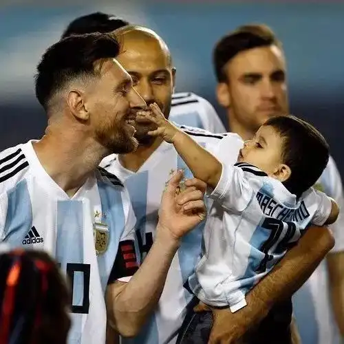 张家界的男人们要小心请管好老婆和女友,最近她们有可能迷上别人