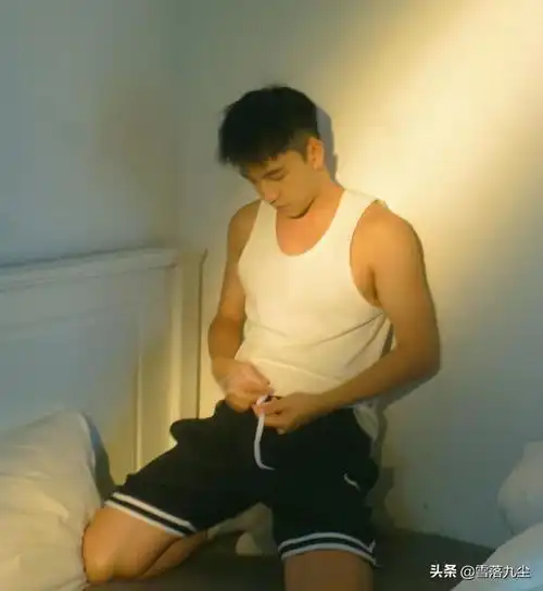 可爱帅气的高中男生,阳光温暖青春就是最美好的词