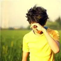 请大家帮忙找一张图片请问有哪位亲知道和这张照片相对应的情侣头像急.希望好心人能帮帮我