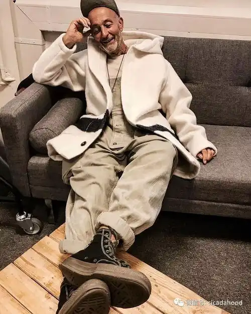 千万别小看那些穿帆布鞋的男生丨推荐