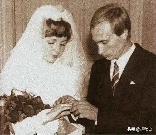 俄罗斯体操皇后未婚生三娃,绯闻男友是普京,真相如何