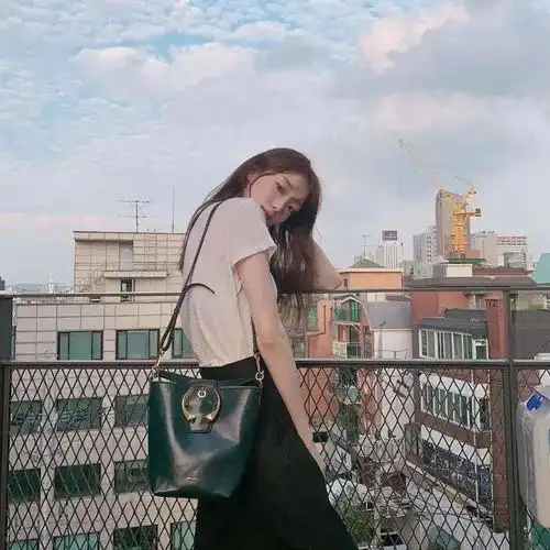 李圣经太会拍行走的头像大户啊