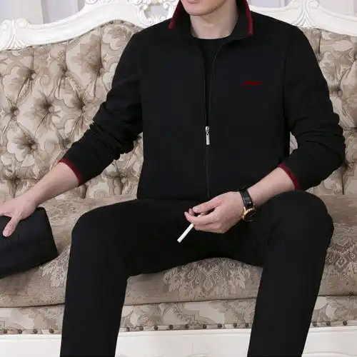 中老年爸爸必备运动装三件套,时尚又保暖,穿上特有男人帅气