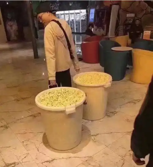 做一个漂亮女孩是一种什么样的体验做梦都想不到哈哈哈哈