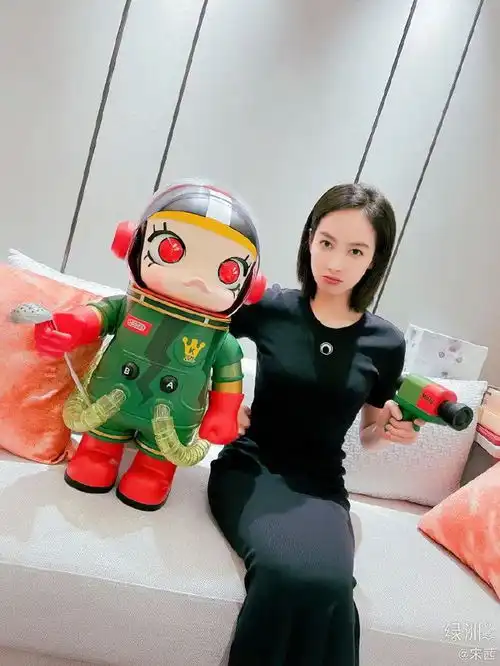 全网最沉迷盲盒的女明星宋茜的私藏玩偶我慕了