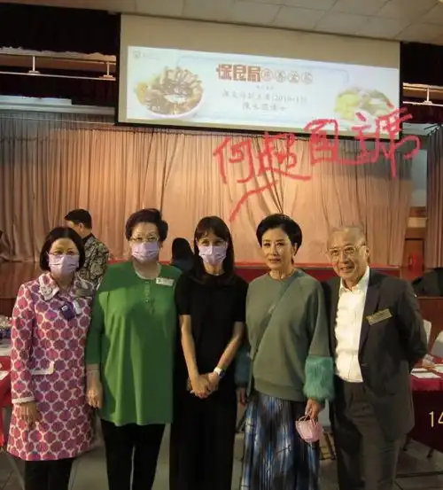 赌王二房女儿何超凤真聪明没有兄弟姐妹们高调,却闷声发大财