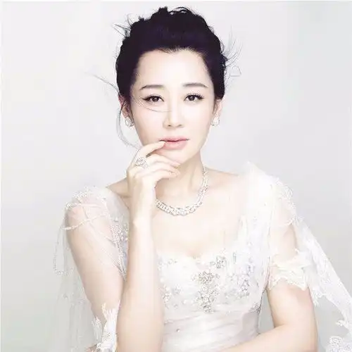 我们都被许晴骗了,不老女神原来是这样,网友和大妈没什么区别