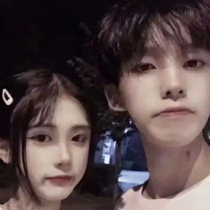 双人情侣头像超甜高清,在阳光下你是我唯一