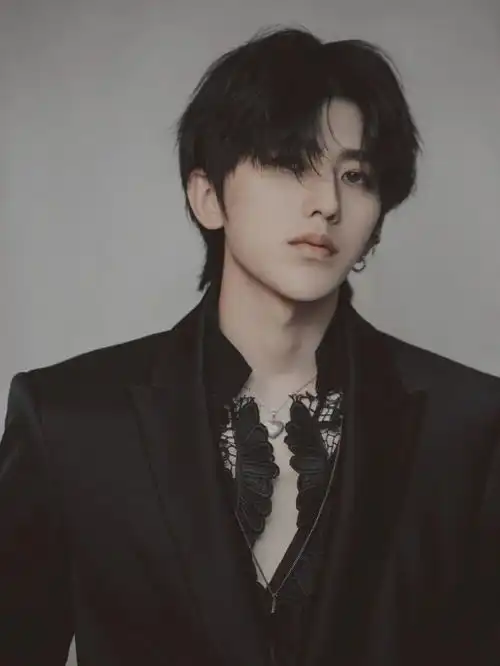 蔡徐坤手机壁纸高清的哟