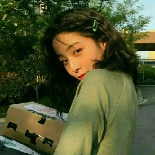 喜欢的人有了新头像,帮忙看看是不是情头