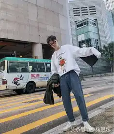 港风ins风潮男春季卫衣穿搭指南送给你