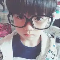谁知道这个可爱的小男孩的名字