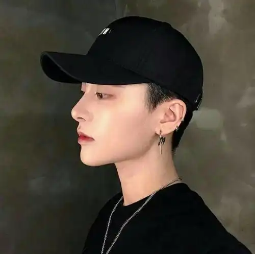 男生头像对你的思念猛如洪水