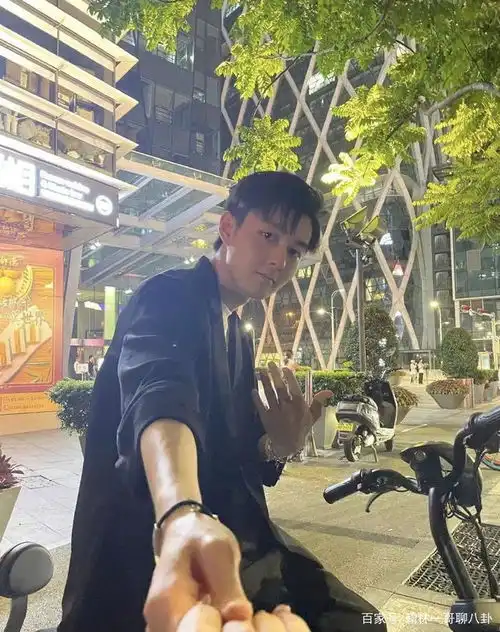 心动4马子佳摇摆不定,他并非是两个都喜欢,只是在权衡利弊