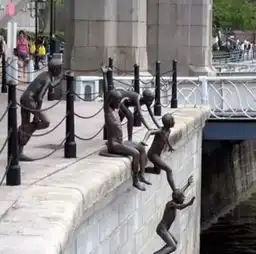 7张搞笑的错觉图,猫悬浮在键盘上,最后一位的菊花真炸了