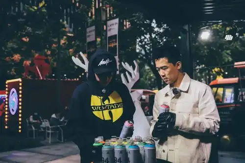 话题纹身涂鸦滑板他们用亚文化在城市里自由越野