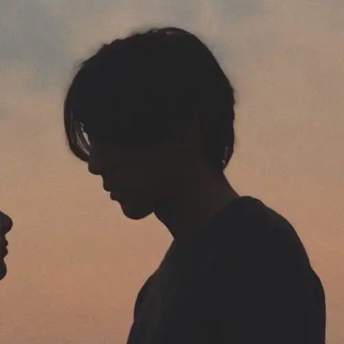 情侣头像有没有那种真人头像但是头是很模糊或者看不到的