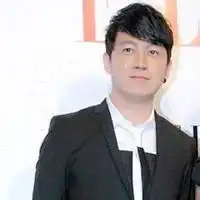 适合成熟男人的微信头像有自信有风度