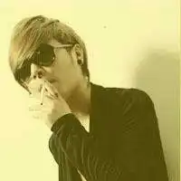 情侣头像不带字超霸气吸烟的女人