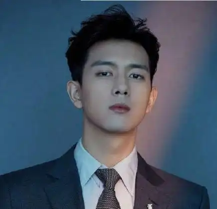 杨紫卡点为李现庆生,连续两年卡点送祝福情深义重