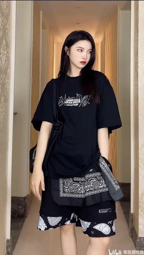 不同颜色的t恤怎么搭