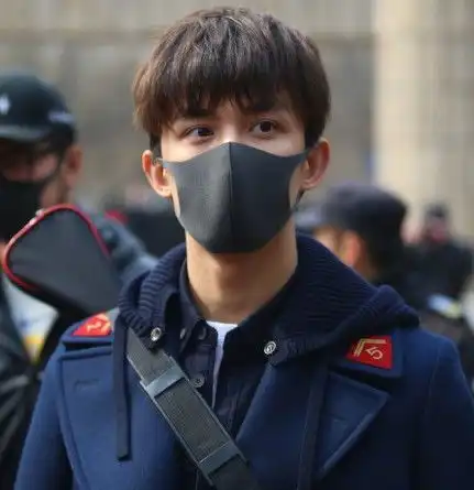 他是老男孩里的零零后,艺考性格圈粉,剧中角色难受