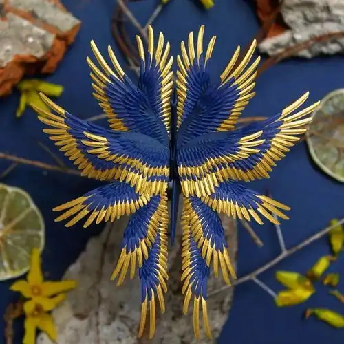 一张破纸卖上万元猛男耗时三年折出1000只纸鹤,网友一文不值