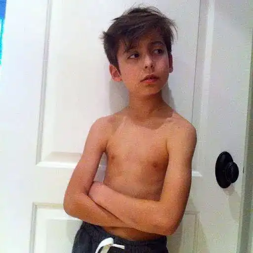 20岁男演员成为netflix最新力捧男孩