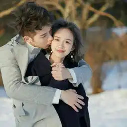 2018微信情侣头像一男一女甜蜜秀恩爱满眼星辰满心是你