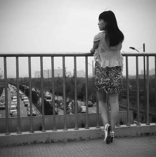 18岁的她,因误入培训班,短短4个月从少女变老鸨