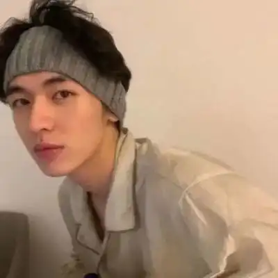 男生头像爱错了就回头吧趁天还没黑趁还记得路