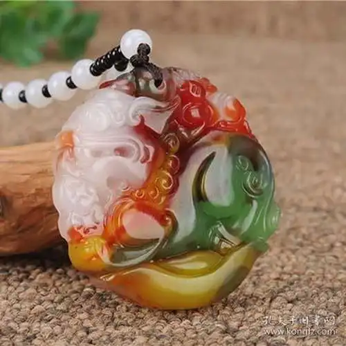 和田玉貔貅吊坠招财进宝的吉祥物与佩戴意义