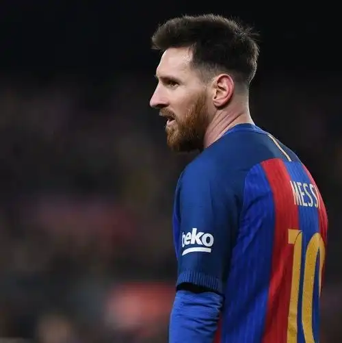 足坛税前月薪top10梅西830万欧2倍于c罗西甲5星入围