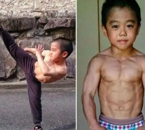 当这个小男孩4岁迷上李小龙,开始习武,现在不得了